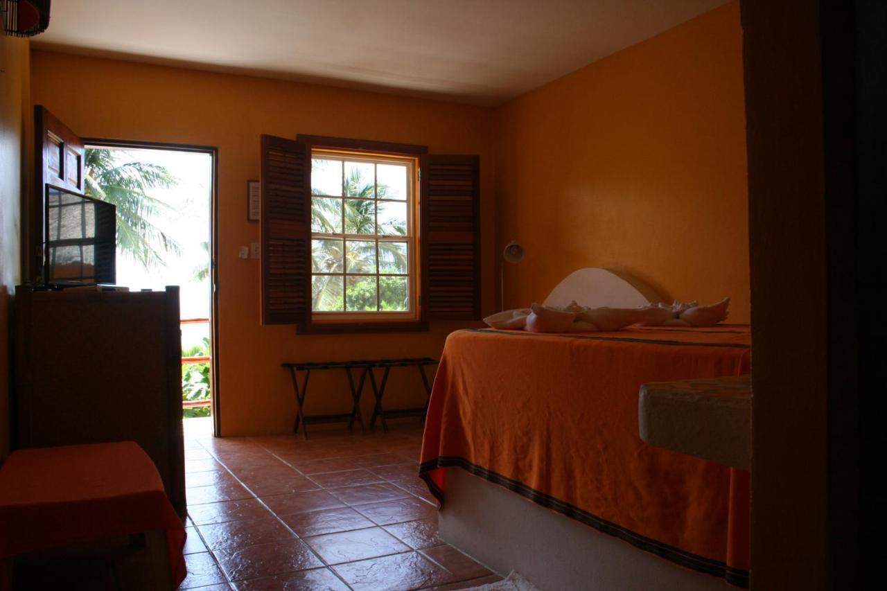 Seaside Cabanas Hotel Caye Caulker Exterior photo