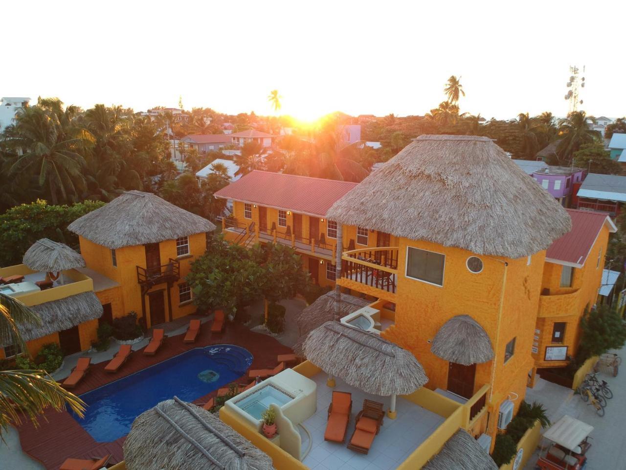 Seaside Cabanas Hotel Caye Caulker Exterior photo