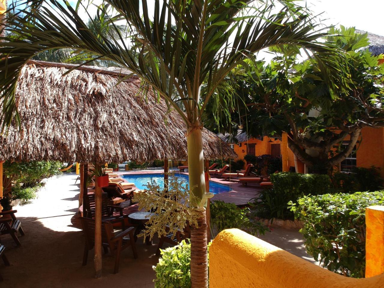 Seaside Cabanas Hotel Caye Caulker Exterior photo