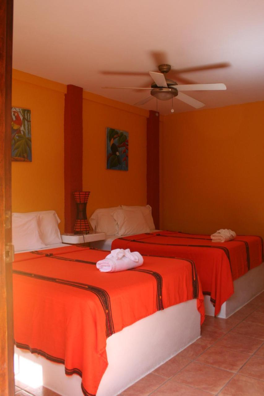 Seaside Cabanas Hotel Caye Caulker Exterior photo