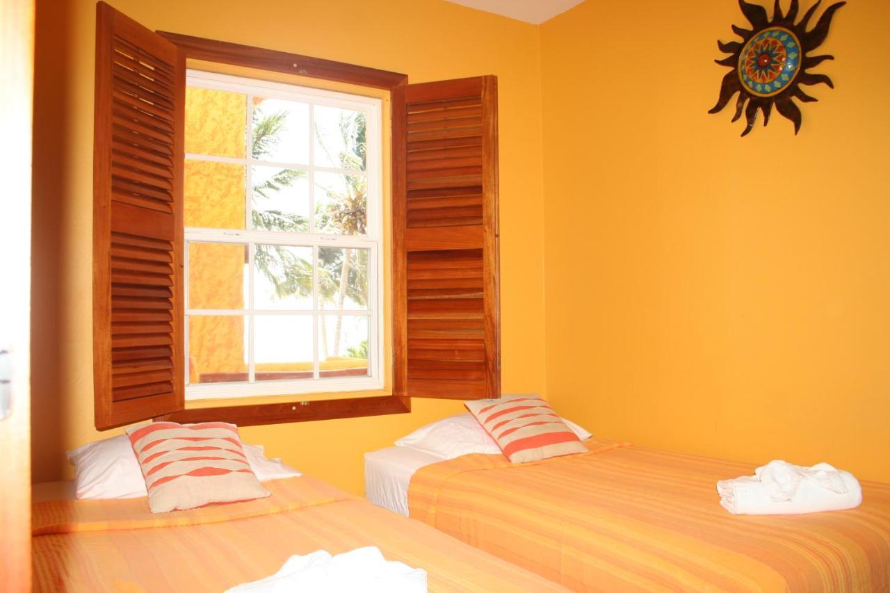 Seaside Cabanas Hotel Caye Caulker Exterior photo